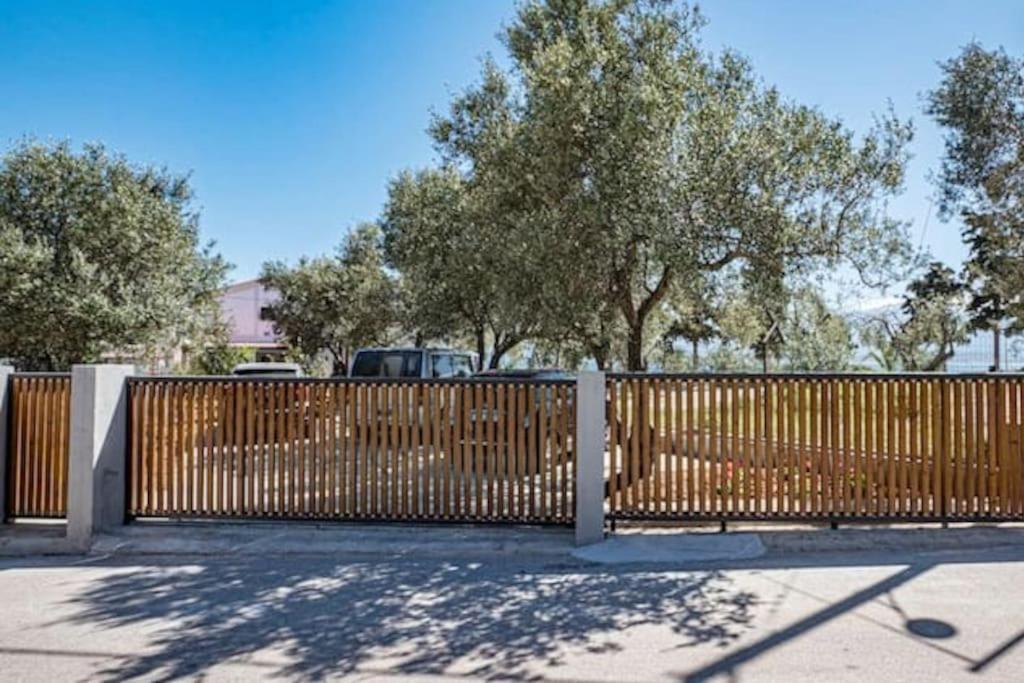 Sea And Sun Metaxy Mas, Brand-New, Beachfront ! Chrissi Akti Chania Exterior foto